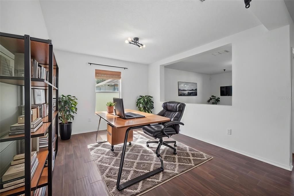 For Sale: $419,900 (3 beds, 2 baths, 1976 Square Feet)