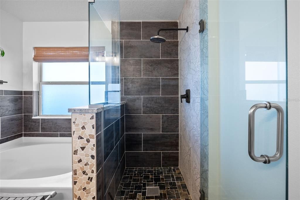 For Sale: $419,900 (3 beds, 2 baths, 1976 Square Feet)