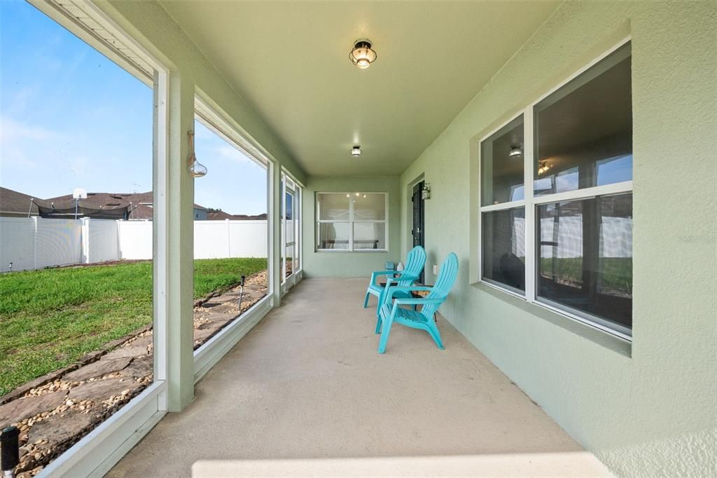 For Sale: $419,900 (3 beds, 2 baths, 1976 Square Feet)