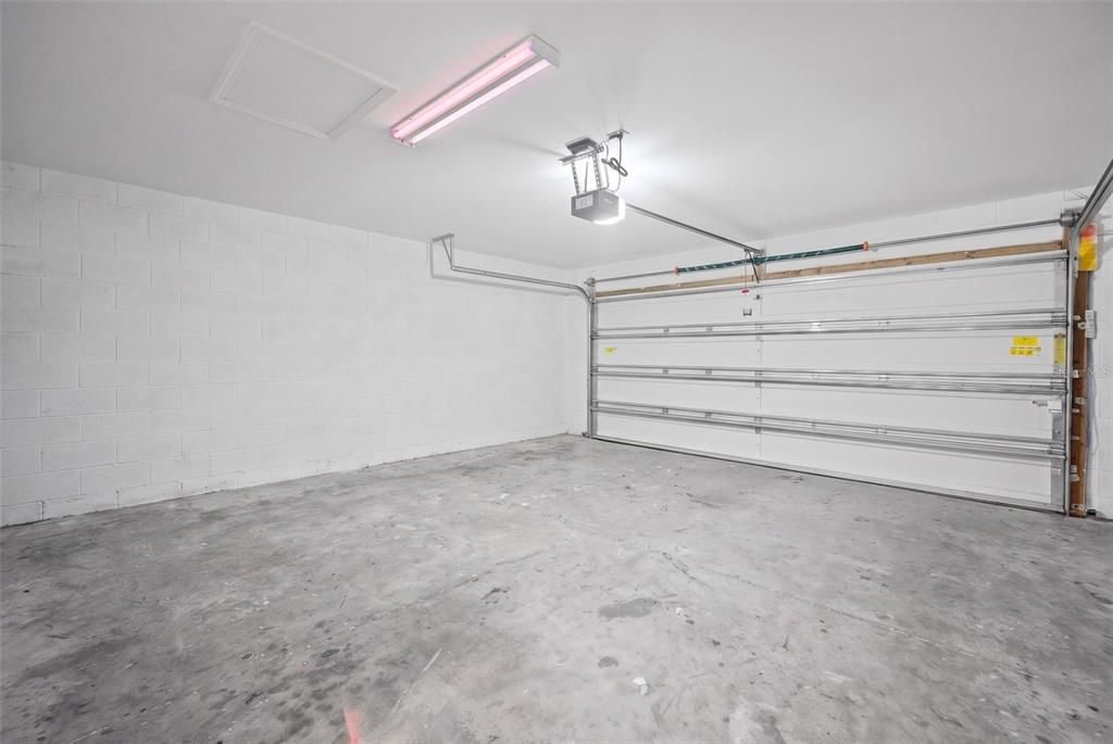 For Sale: $419,900 (3 beds, 2 baths, 1976 Square Feet)