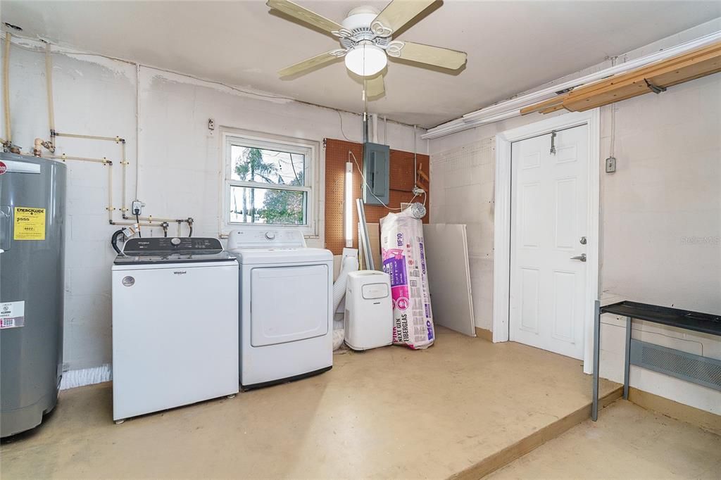 Activo con contrato: $240,000 (3 camas, 2 baños, 1824 Pies cuadrados)