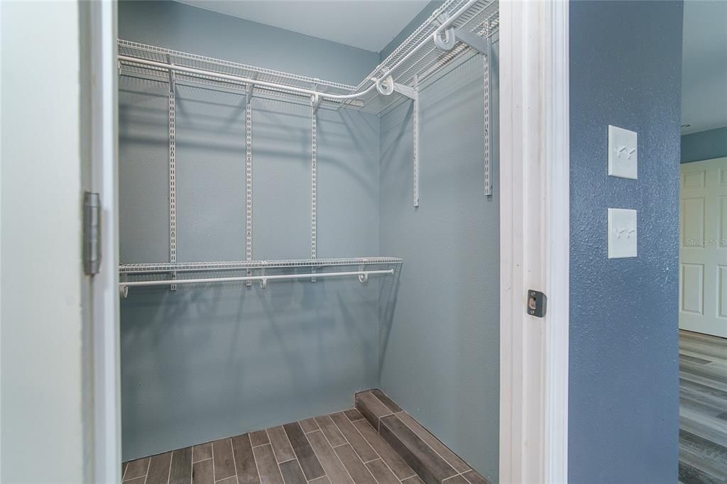 Activo con contrato: $240,000 (3 camas, 2 baños, 1824 Pies cuadrados)