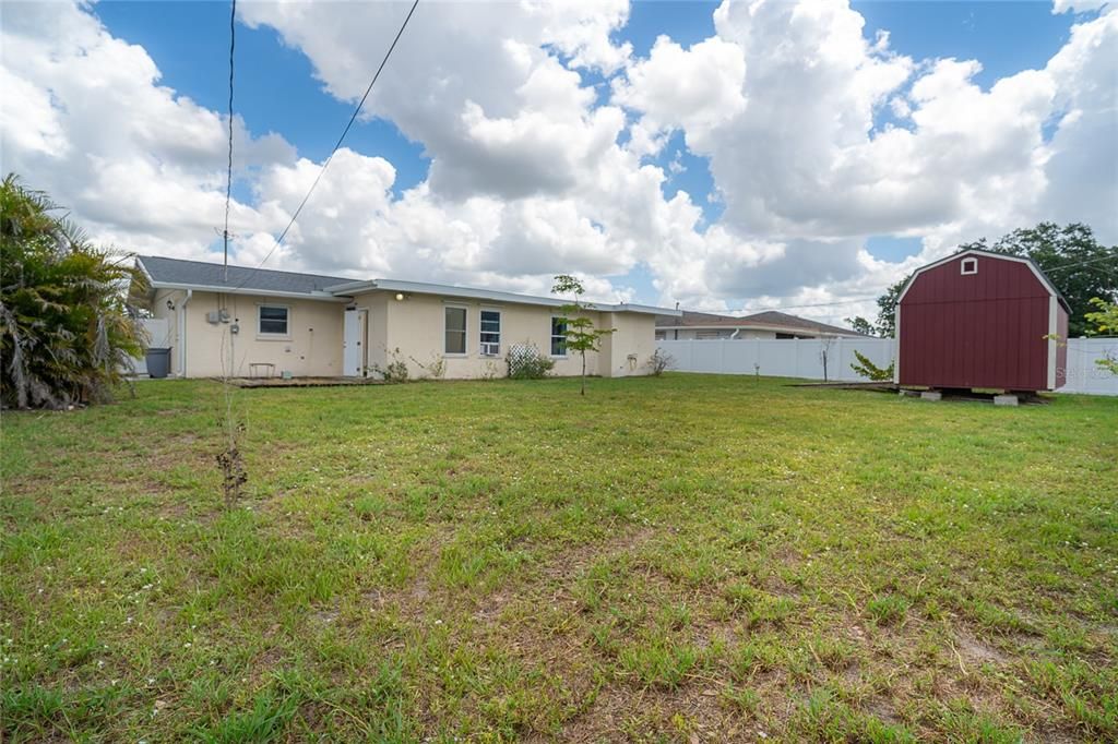 Activo con contrato: $240,000 (3 camas, 2 baños, 1824 Pies cuadrados)
