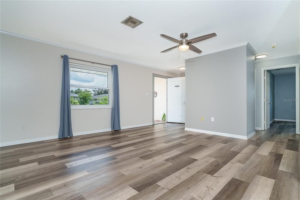 Activo con contrato: $240,000 (3 camas, 2 baños, 1824 Pies cuadrados)
