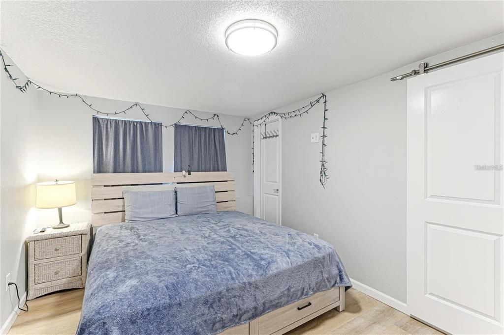 For Rent: $2,300 (3 beds, 1 baths, 1174 Square Feet)
