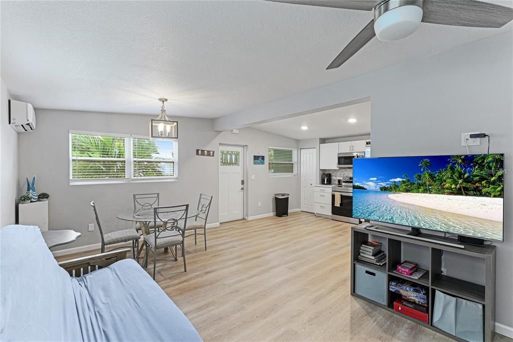 For Rent: $2,300 (3 beds, 1 baths, 1174 Square Feet)