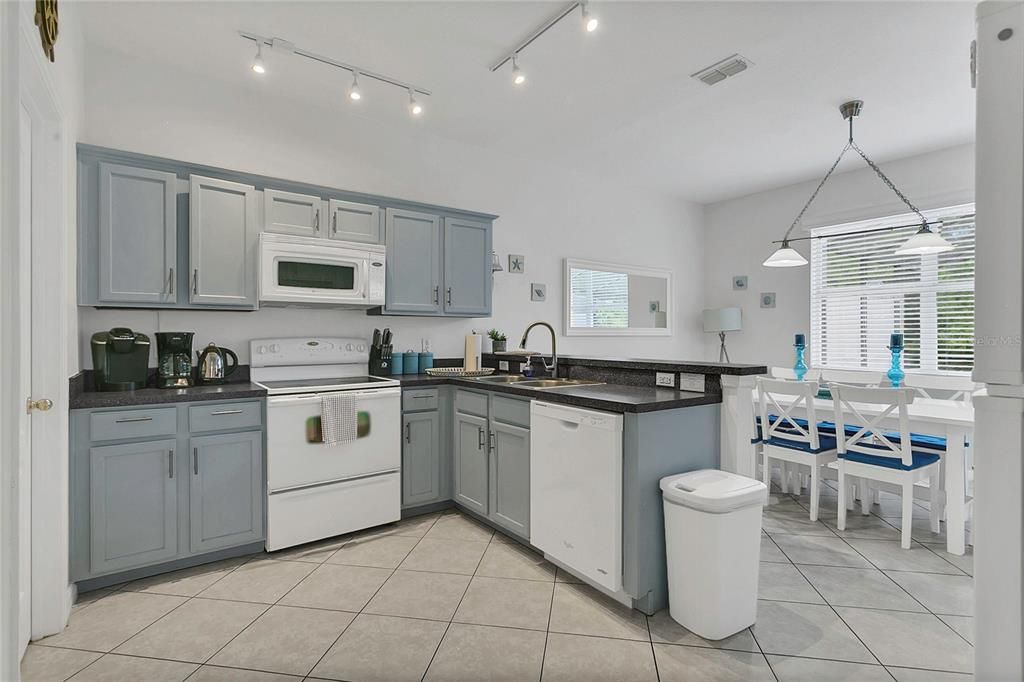 Active With Contract: $325,000 (4 beds, 3 baths, 1768 Square Feet)