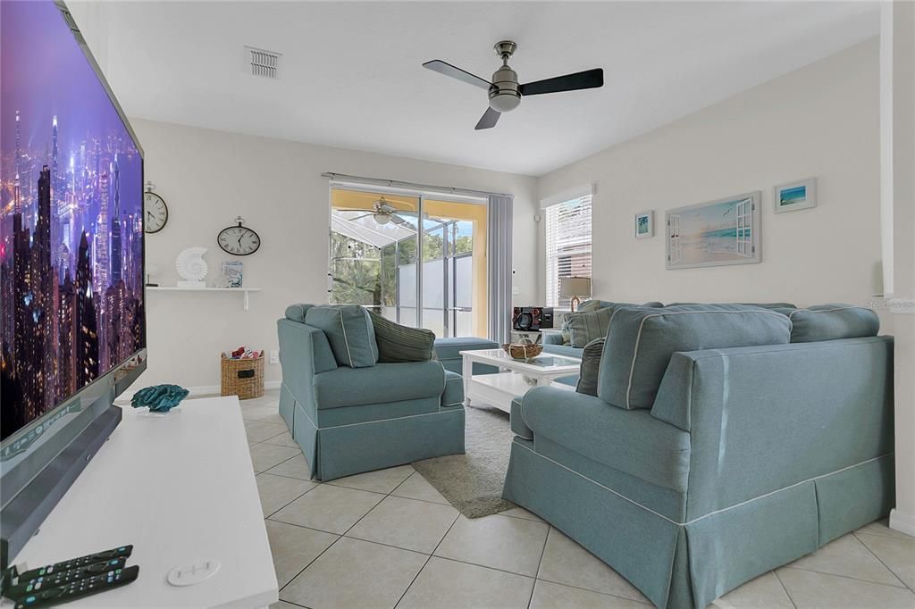 Active With Contract: $325,000 (4 beds, 3 baths, 1768 Square Feet)