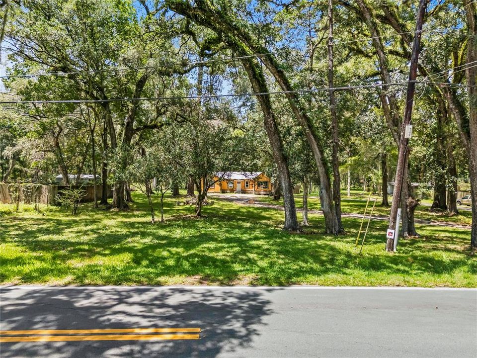 For Sale: $219,000 (1 beds, 1 baths, 816 Square Feet)