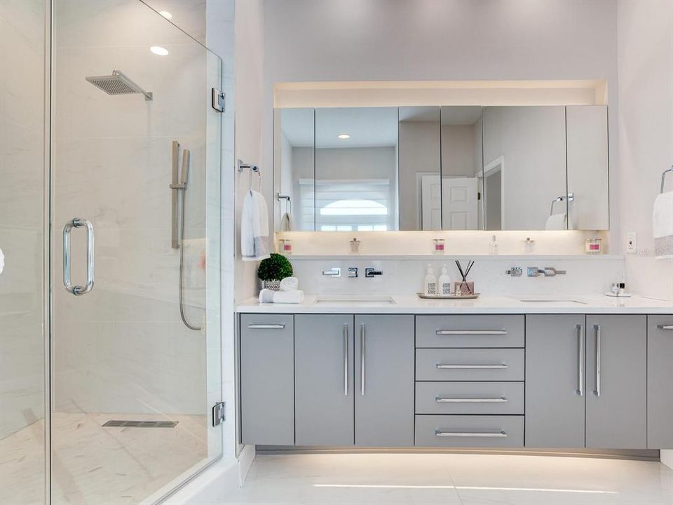 For Rent: $4,000 (3 beds, 2 baths, 2626 Square Feet)