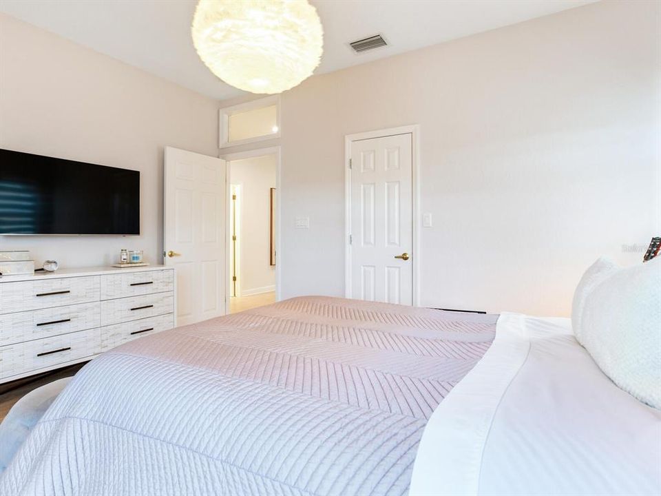 For Rent: $4,000 (3 beds, 2 baths, 2626 Square Feet)