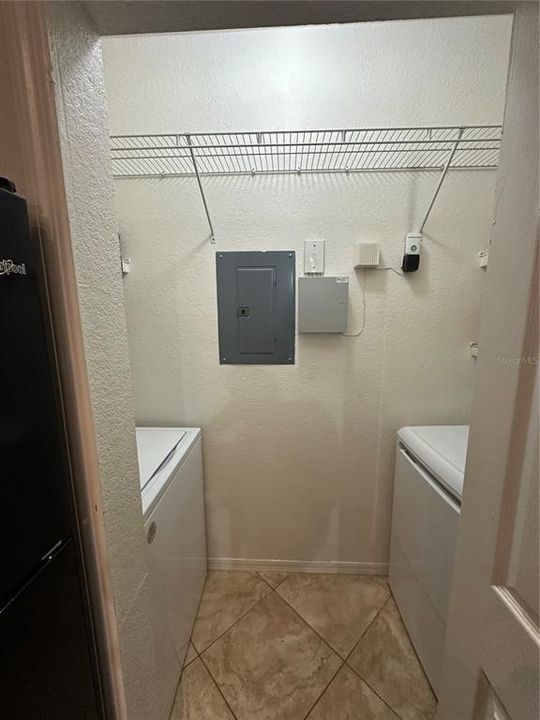 For Sale: $160,000 (2 beds, 1 baths, 848 Square Feet)