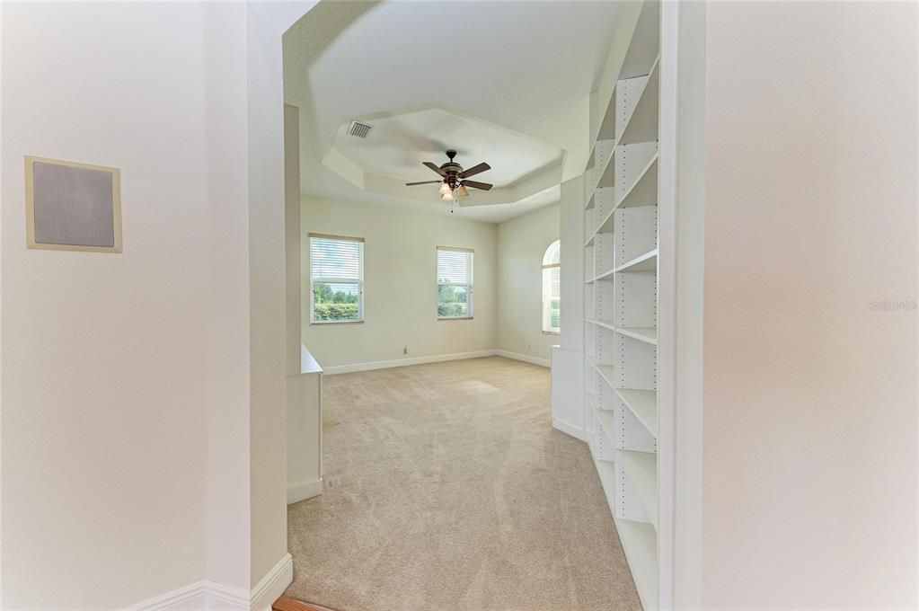 Activo con contrato: $950,000 (4 camas, 4 baños, 3585 Pies cuadrados)