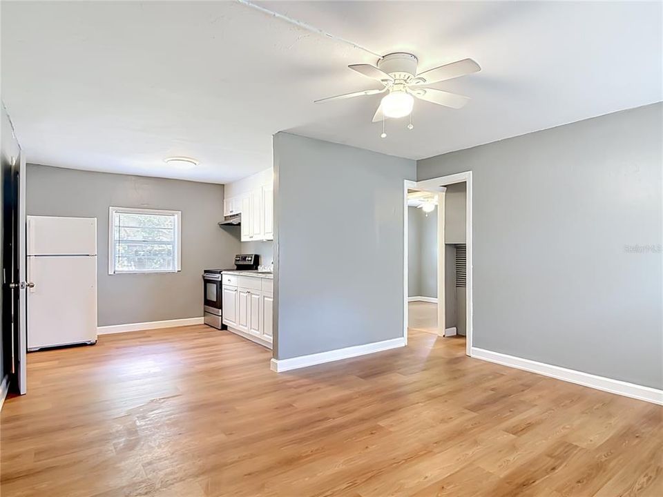 For Sale: $159,900 (2 beds, 1 baths, 648 Square Feet)