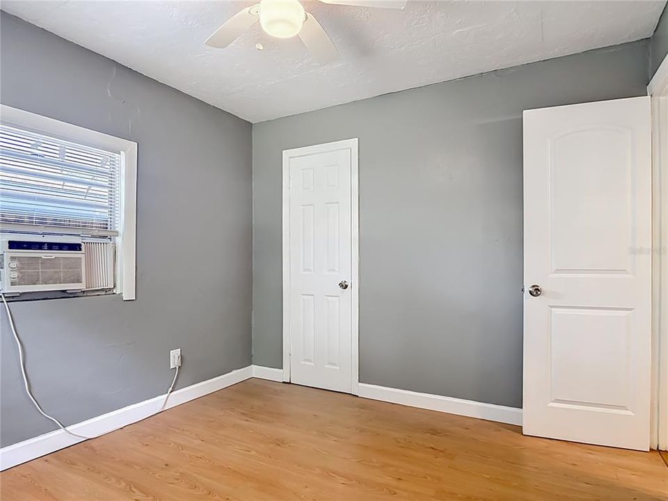 For Sale: $159,900 (2 beds, 1 baths, 648 Square Feet)