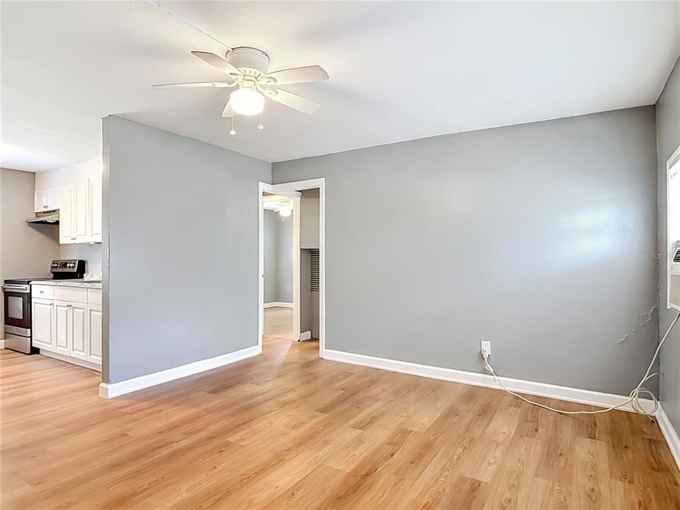 For Sale: $159,900 (2 beds, 1 baths, 648 Square Feet)