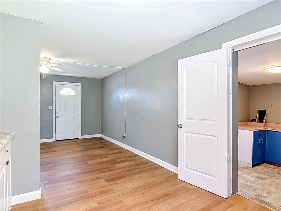 For Sale: $159,900 (2 beds, 1 baths, 648 Square Feet)