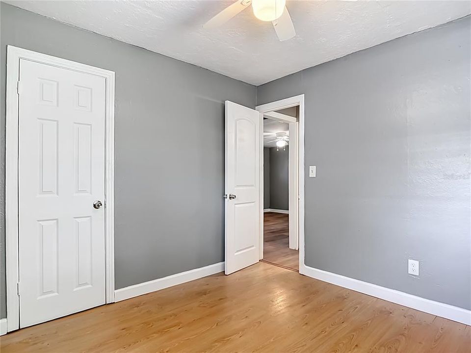 For Sale: $159,900 (2 beds, 1 baths, 648 Square Feet)