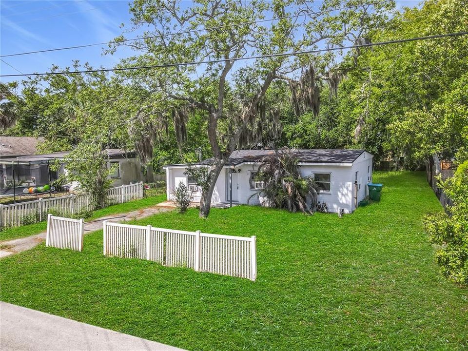 For Sale: $159,900 (2 beds, 1 baths, 648 Square Feet)