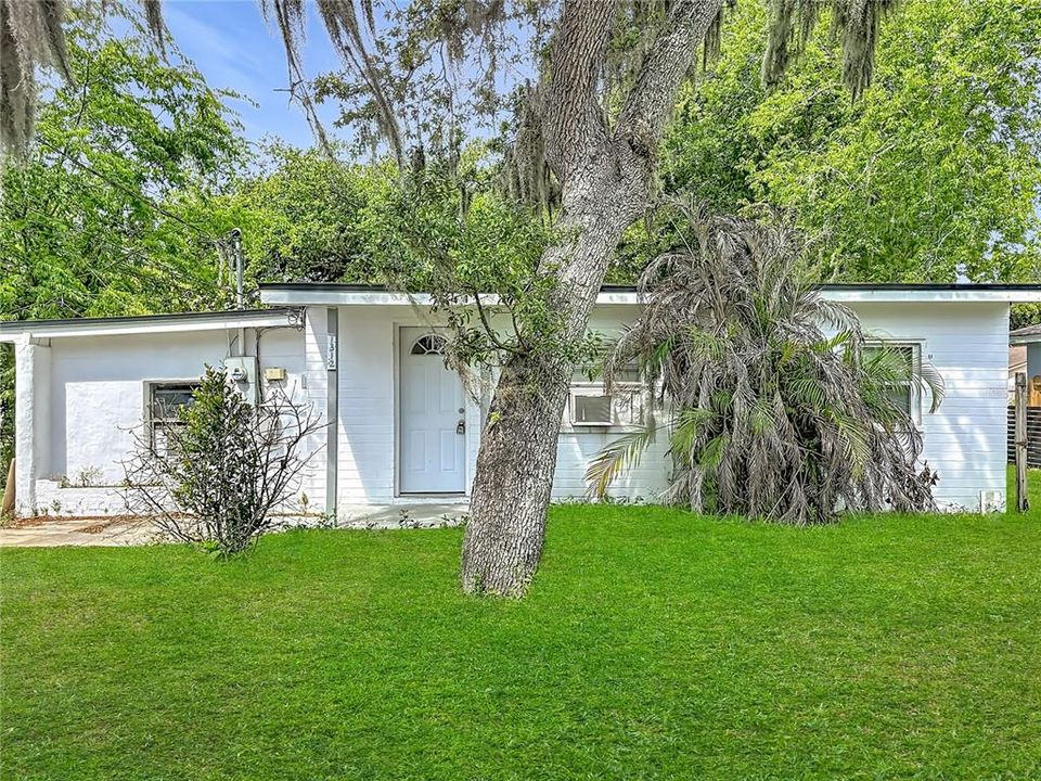 For Sale: $159,900 (2 beds, 1 baths, 648 Square Feet)