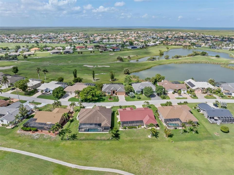 En Venta: $599,900 (3 camas, 2 baños, 2674 Pies cuadrados)