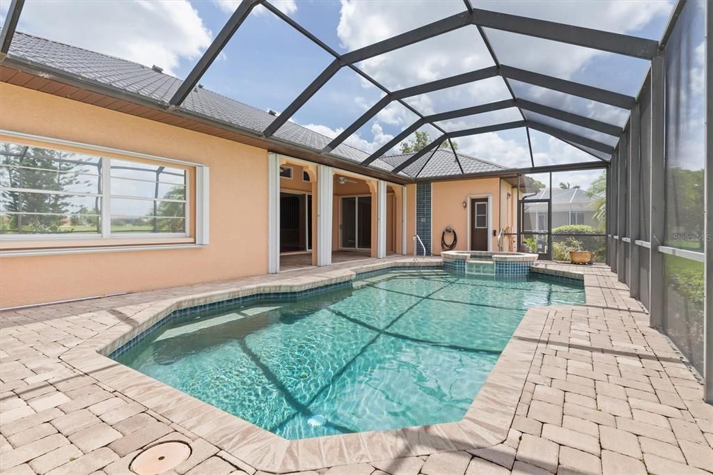 En Venta: $599,900 (3 camas, 2 baños, 2674 Pies cuadrados)
