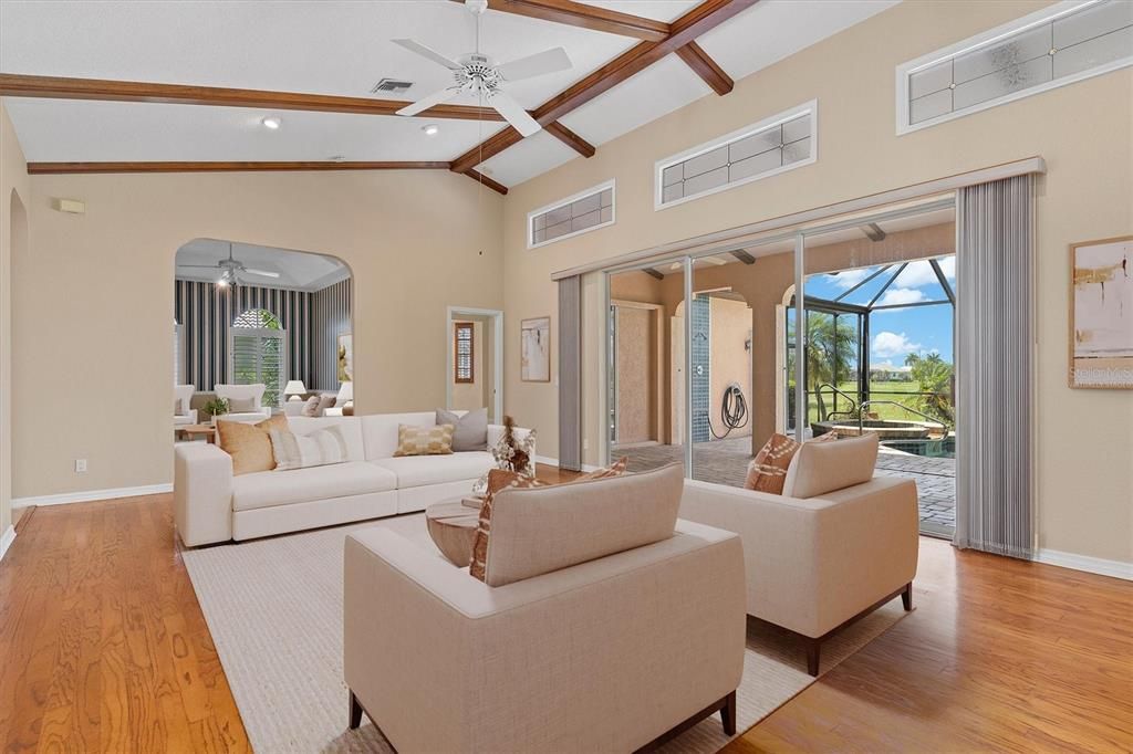 En Venta: $599,900 (3 camas, 2 baños, 2674 Pies cuadrados)