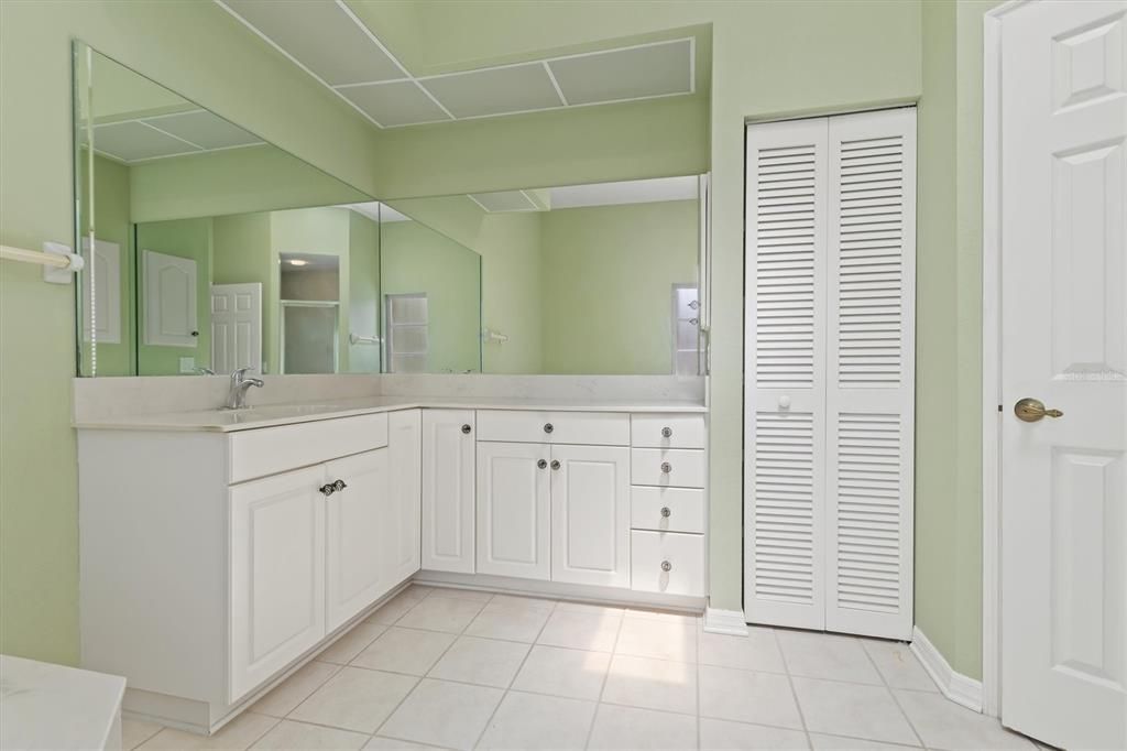 En Venta: $599,900 (3 camas, 2 baños, 2674 Pies cuadrados)