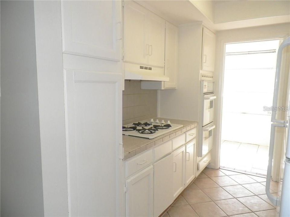 На продажу: $99,900 (2 спален, 1 ванн, 847 Квадратных фут)