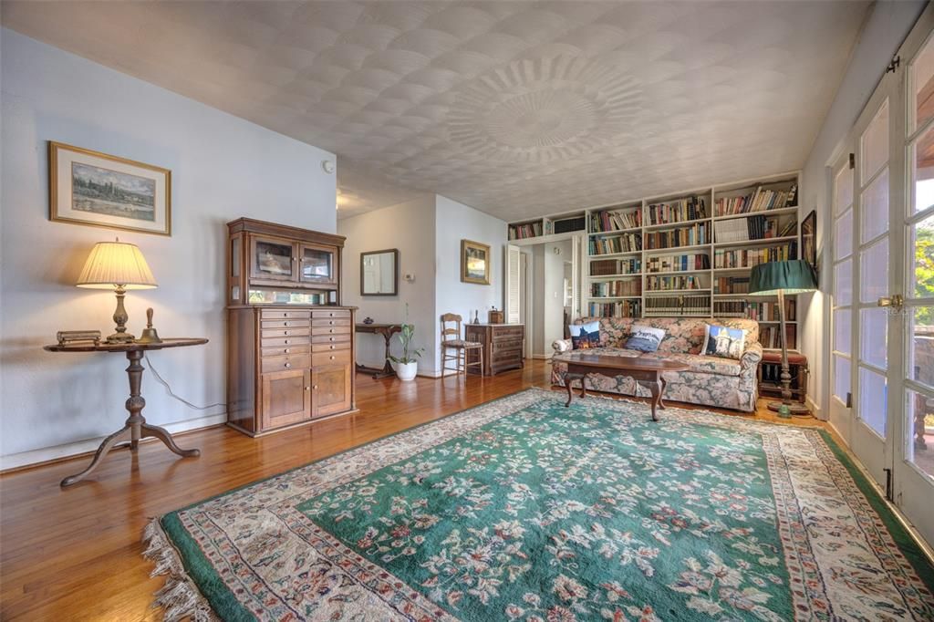 En Venta: $398,500 (5 camas, 3 baños, 2752 Pies cuadrados)