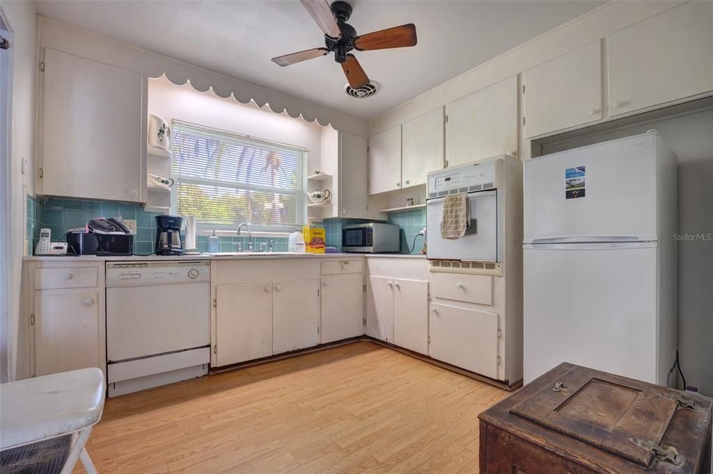 En Venta: $398,500 (5 camas, 3 baños, 2752 Pies cuadrados)
