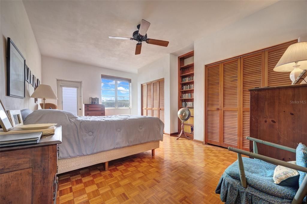 En Venta: $398,500 (5 camas, 3 baños, 2752 Pies cuadrados)