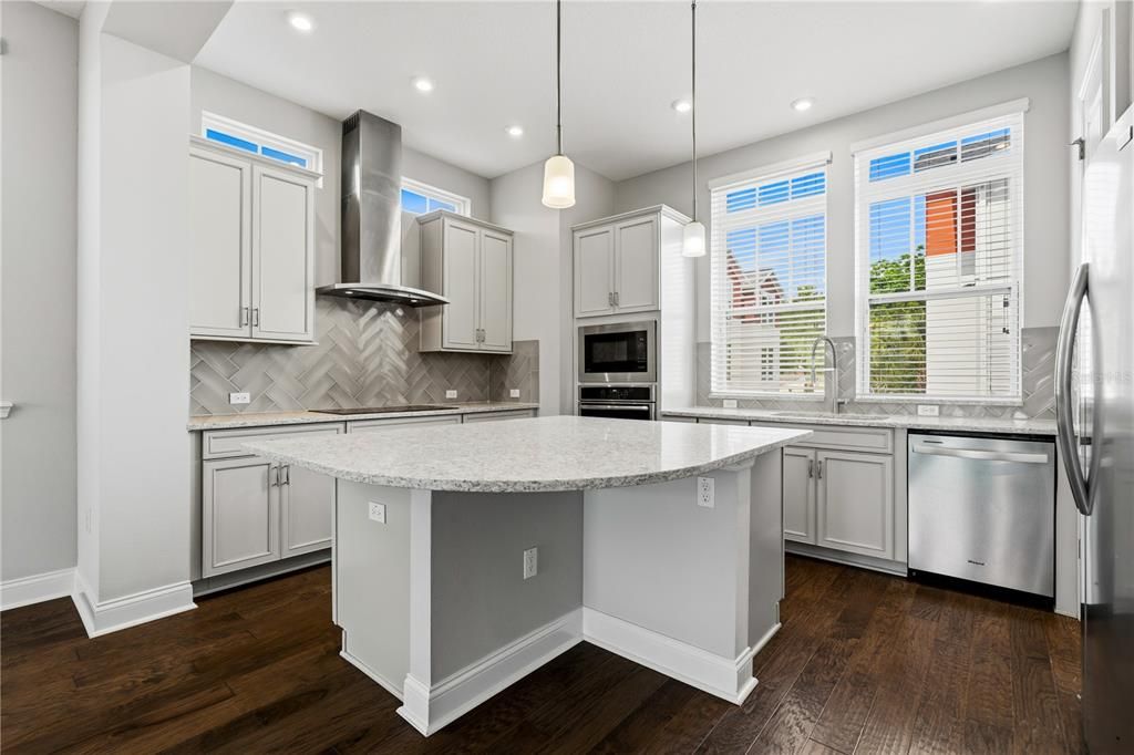 For Sale: $659,000 (3 beds, 3 baths, 1880 Square Feet)
