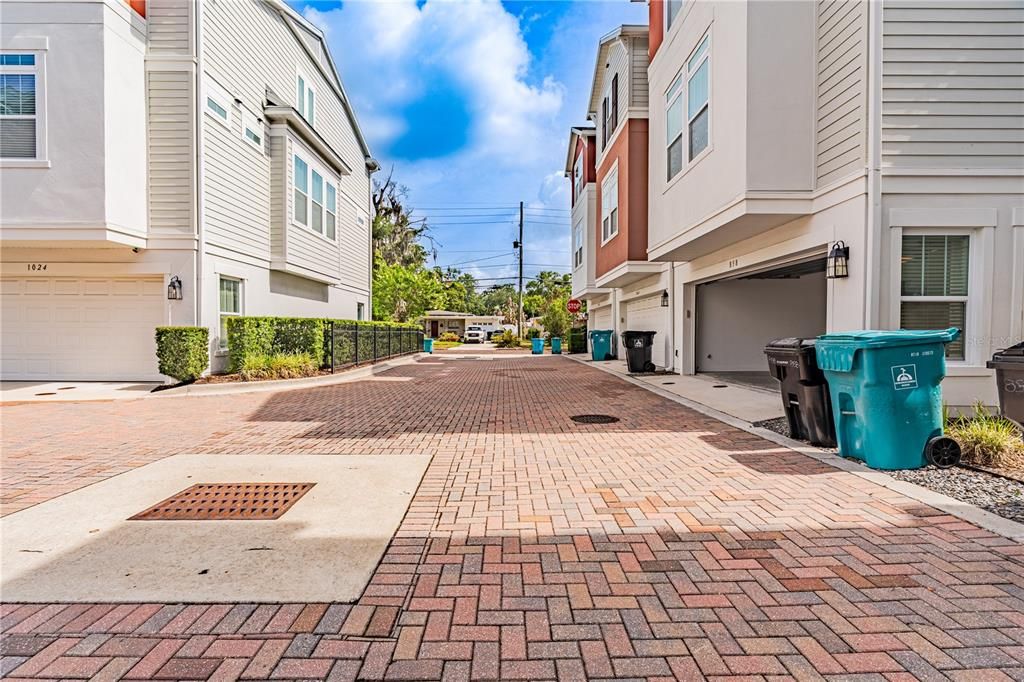 For Sale: $659,000 (3 beds, 3 baths, 1880 Square Feet)