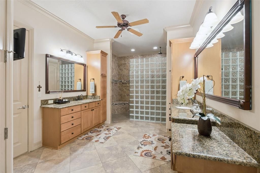 For Sale: $1,295,000 (4 beds, 5 baths, 4186 Square Feet)