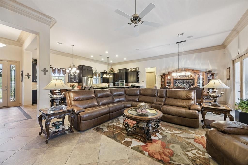 For Sale: $1,295,000 (4 beds, 5 baths, 4186 Square Feet)