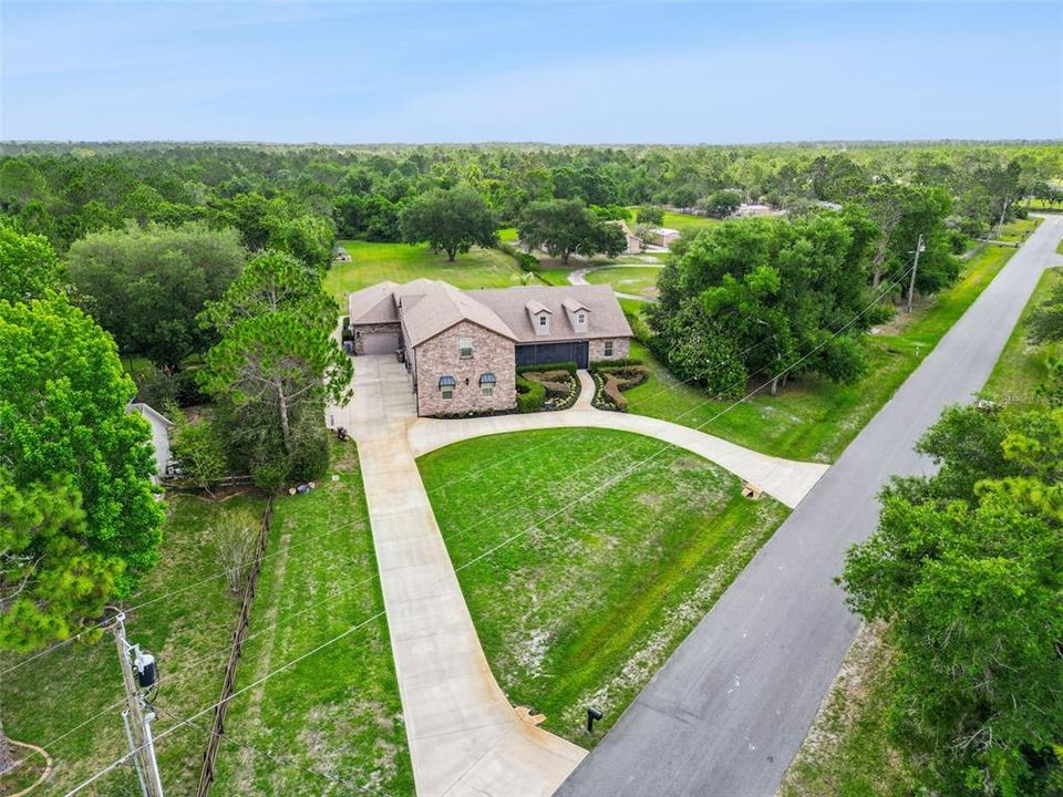 For Sale: $1,295,000 (4 beds, 5 baths, 4186 Square Feet)
