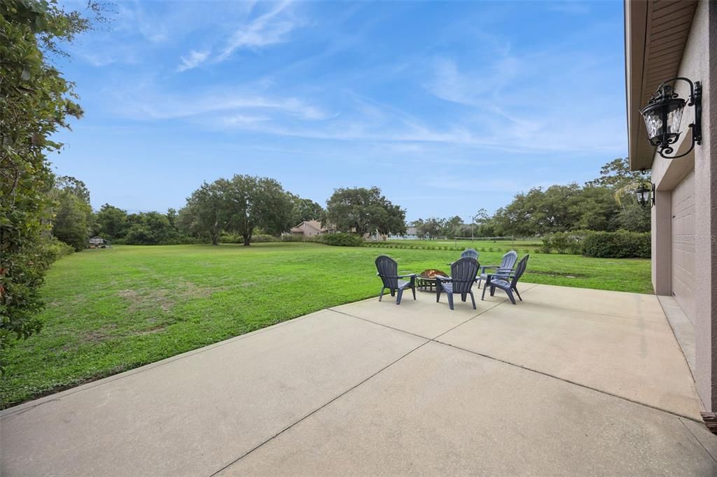 For Sale: $1,295,000 (4 beds, 5 baths, 4186 Square Feet)