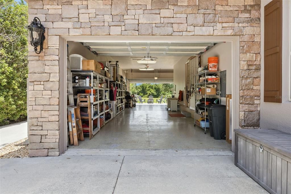 For Sale: $1,295,000 (4 beds, 5 baths, 4186 Square Feet)