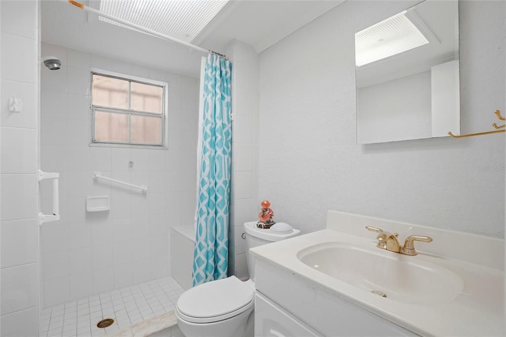 Active With Contract: $140,000 (3 beds, 2 baths, 1176 Square Feet)