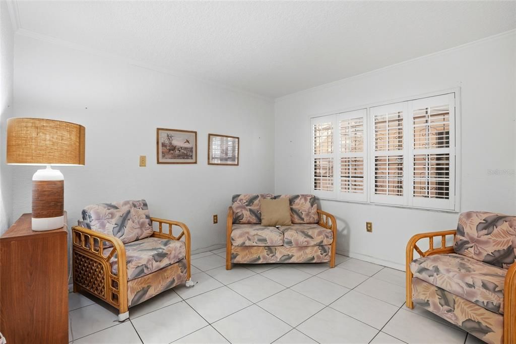 Active With Contract: $140,000 (3 beds, 2 baths, 1176 Square Feet)