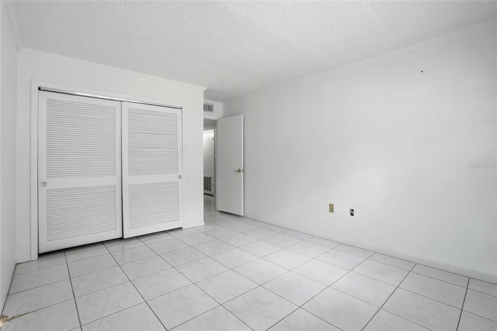 Active With Contract: $140,000 (3 beds, 2 baths, 1176 Square Feet)