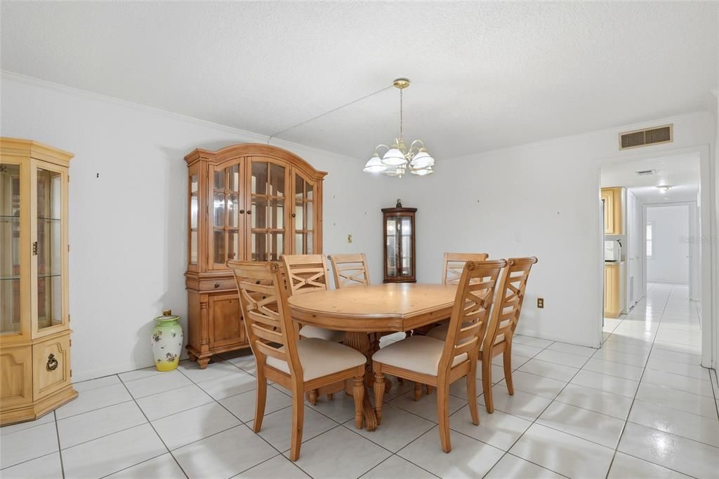 Active With Contract: $140,000 (3 beds, 2 baths, 1176 Square Feet)