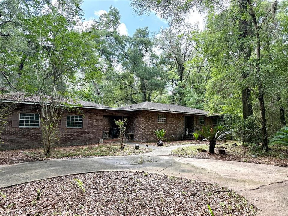 For Sale: $290,000 (2 beds, 1 baths, 1251 Square Feet)