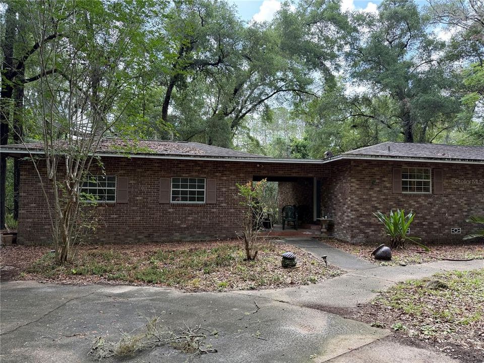 For Sale: $290,000 (2 beds, 1 baths, 1251 Square Feet)