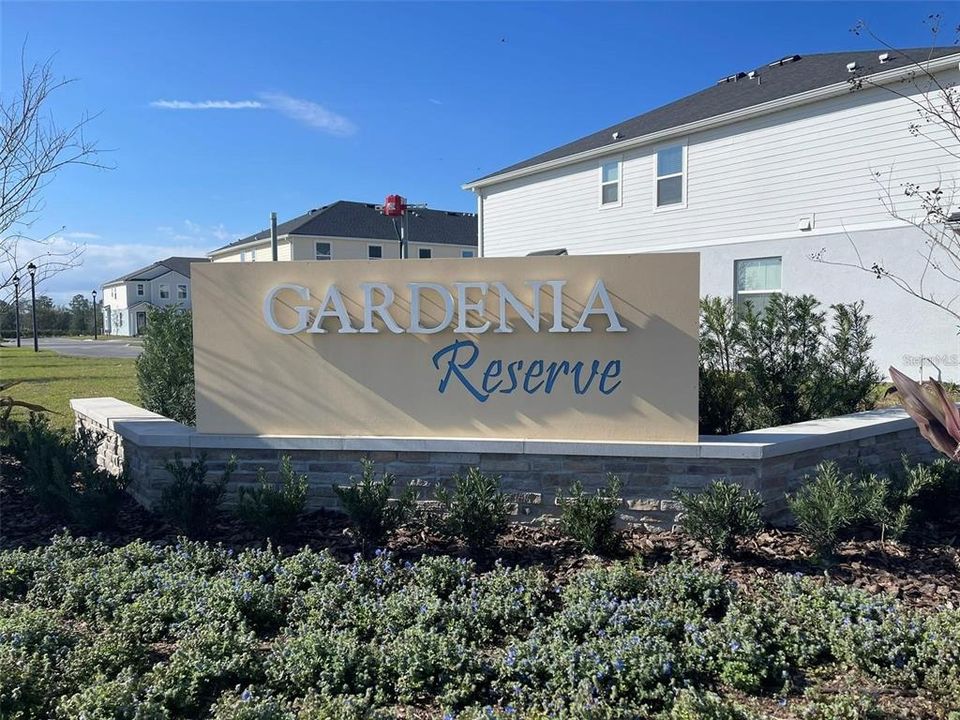 For Rent: $2,350 (3 beds, 2 baths, 1627 Square Feet)
