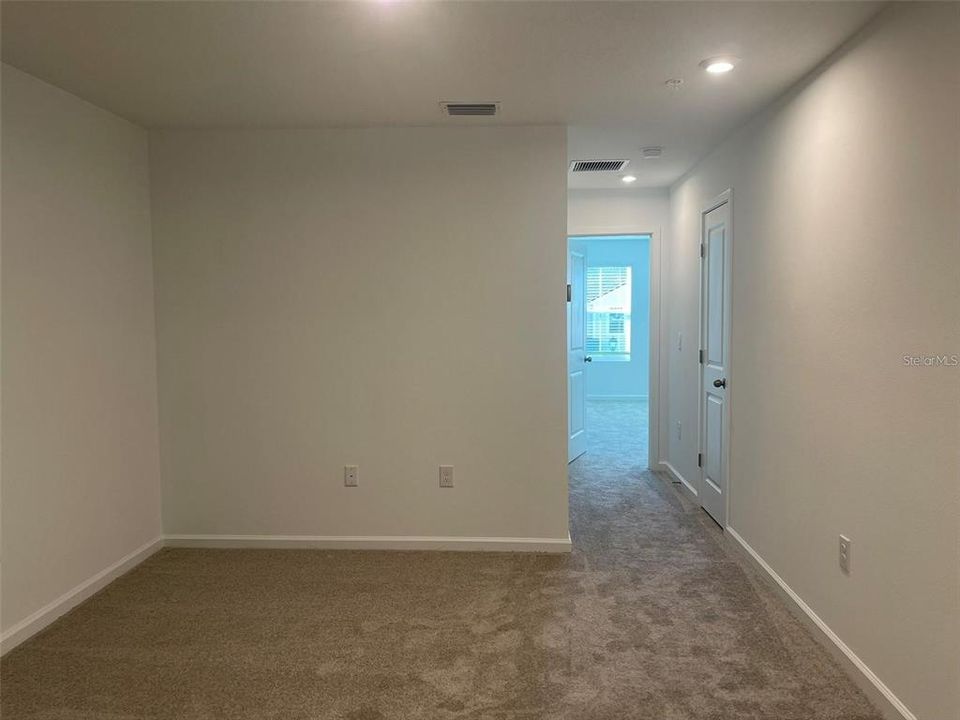 For Rent: $2,350 (3 beds, 2 baths, 1627 Square Feet)
