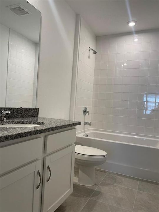 For Rent: $2,350 (3 beds, 2 baths, 1627 Square Feet)
