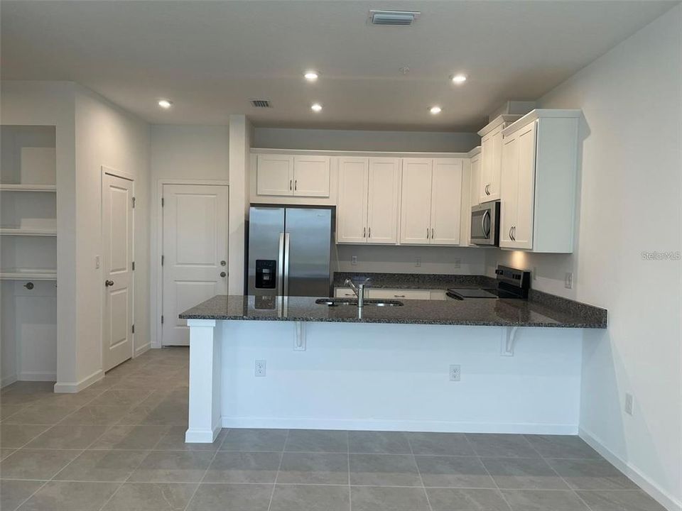 For Rent: $2,350 (3 beds, 2 baths, 1627 Square Feet)