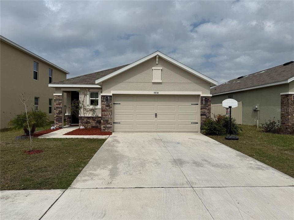 For Sale: $445,000 (3 beds, 2 baths, 1494 Square Feet)